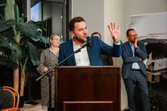 rede-vortrag-mikrofon-event-1000x667-1