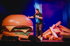 chris-tall-comedy-burger-requisite-tempodrom-berlin-0522