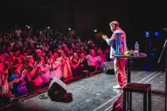 sascha-korf-publikum-comedy-buehne