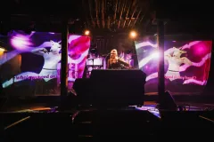congee-rats-buehnenshow-projektion