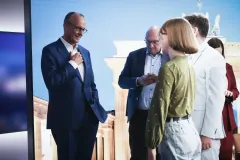 49_amtischmitfriedrichmerz
